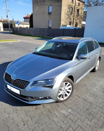 Skoda Superb cena 89900 przebieg: 176800, rok produkcji 2019 z Kętrzyn małe 106